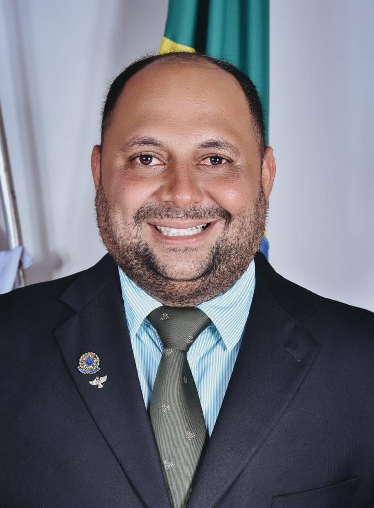 VEREADOR JADSON AIRES SOLICITA SERVIÇOS DE DRENAGEM NO SETOR NOVA FILADÉLFIA