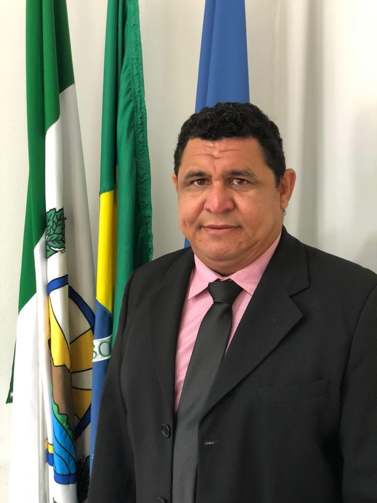 VEREADOR DIASSIS DO GÁS SOLICITA AQUISIÇÃO DE ÔNIBUS ESCOLAR PARA OS ALUNOS UNIVERSITÁRIOS DO MUNICÍPIO