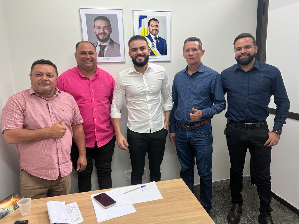 VEREADORES SE REÚNEM COM DEPUTADO LÉO BARBOSA EM PALMAS-TO